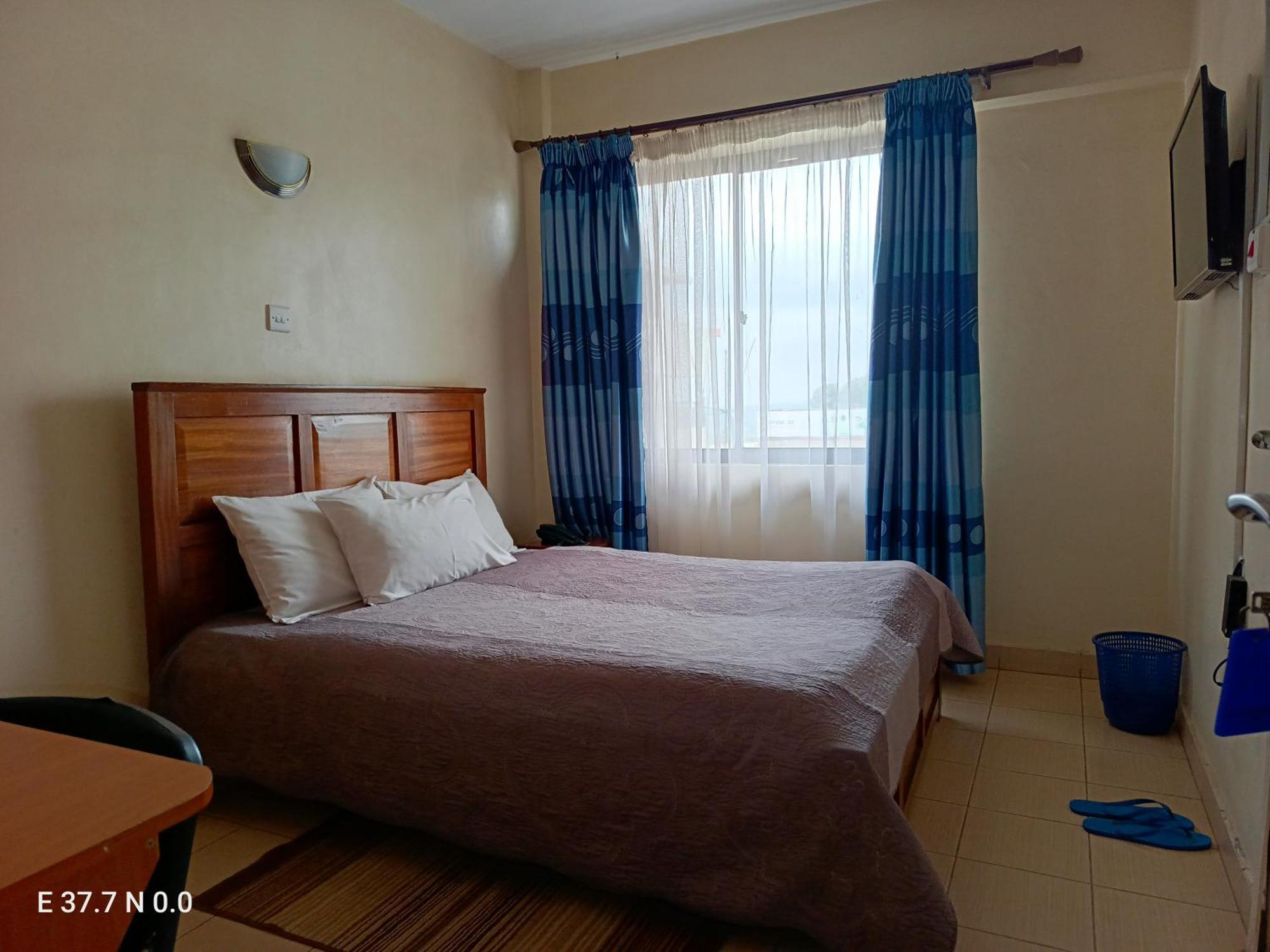 Meru Paramount Zewnętrze zdjęcie